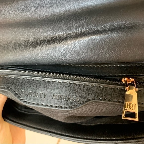 Badgley Mischka Black Small Chain
Crossbody Bag with Big Diamond
Quilting NWT - Picture 10 of 16